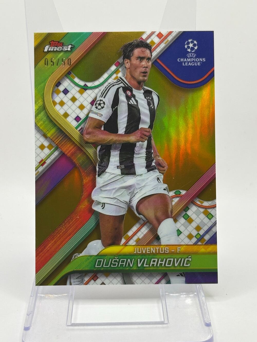 -25 Topps Finest UEFA Dusan Vlahovic True Gold Refractor 5/50 SP Juventus